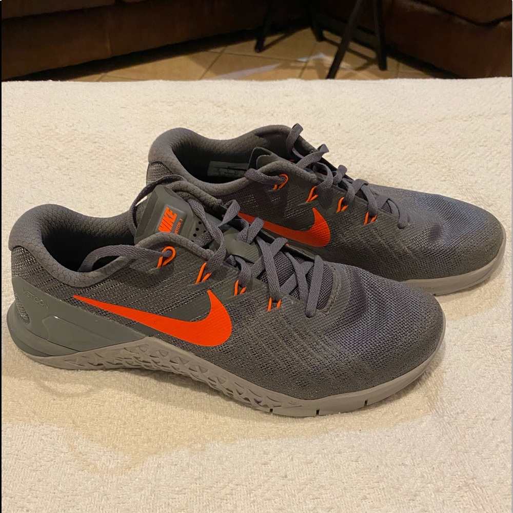 Nike men’s shoes size 8M